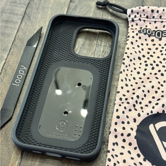 Loopy Case iPhone 16 Pro - Picture 3 of 8